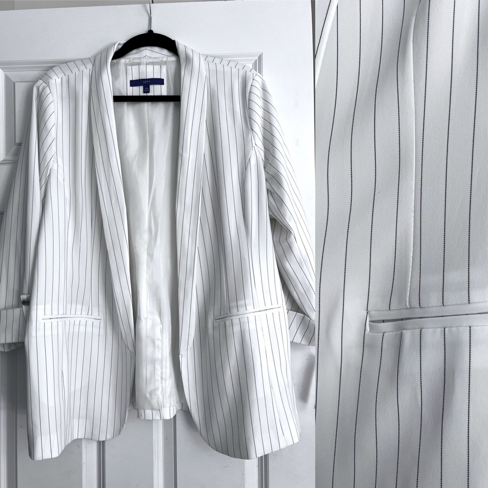 Apartment 9 White pinstripe open blazer, no button closure